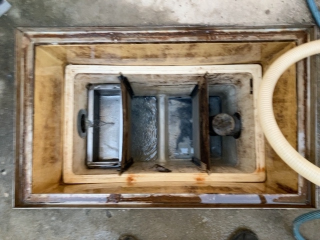 久しぶりに見る！グリストラップの底